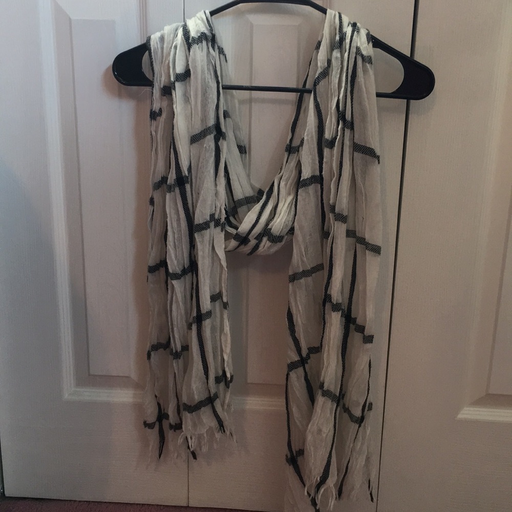 Lightweight scarf
